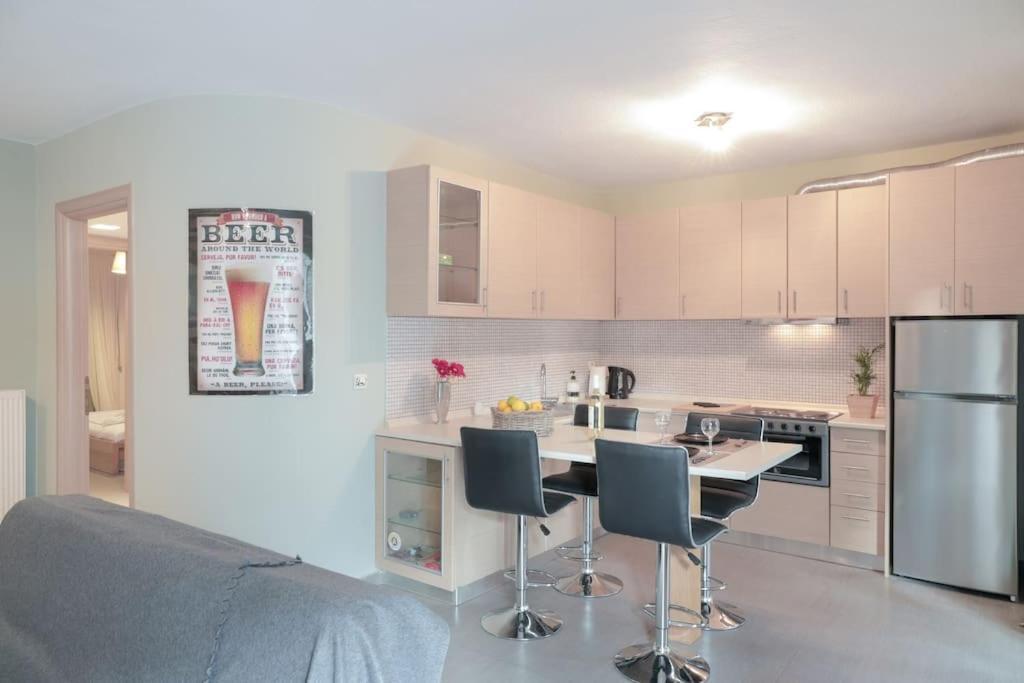 Apartment 5 Min From Papageorgiou Free Indoor Parking