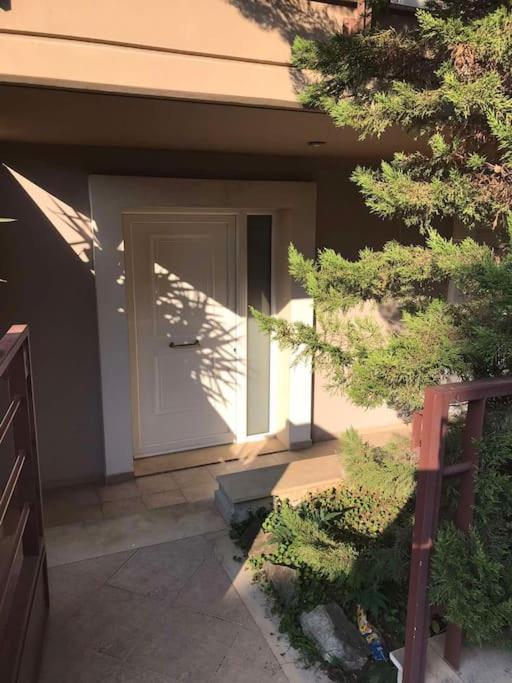 5 Min From Papageorgiou Free Indoor Parking Apartment *