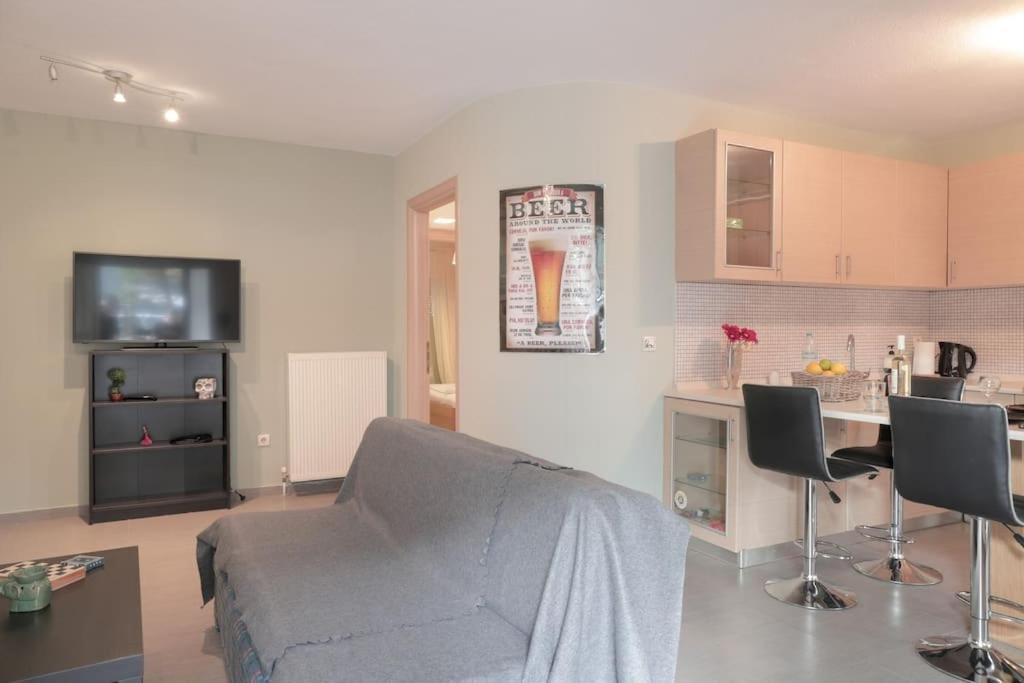 5 Min From Papageorgiou Free Indoor Parking *