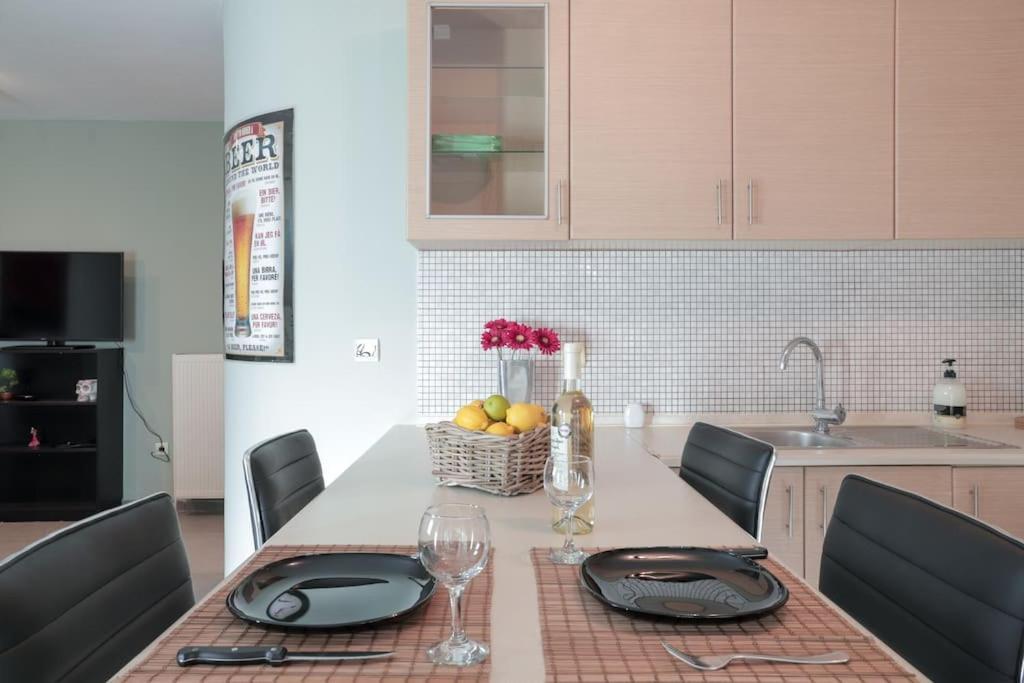 5 Min From Papageorgiou Free Indoor Parking Thessaloniki