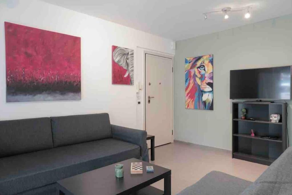 5 Min From Papageorgiou Free Indoor Parking *
