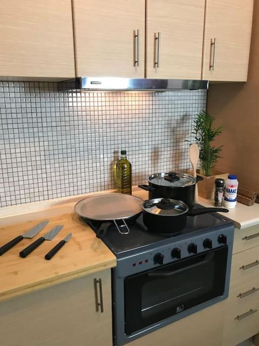 5 Min From Papageorgiou Free Indoor Parking Apartment